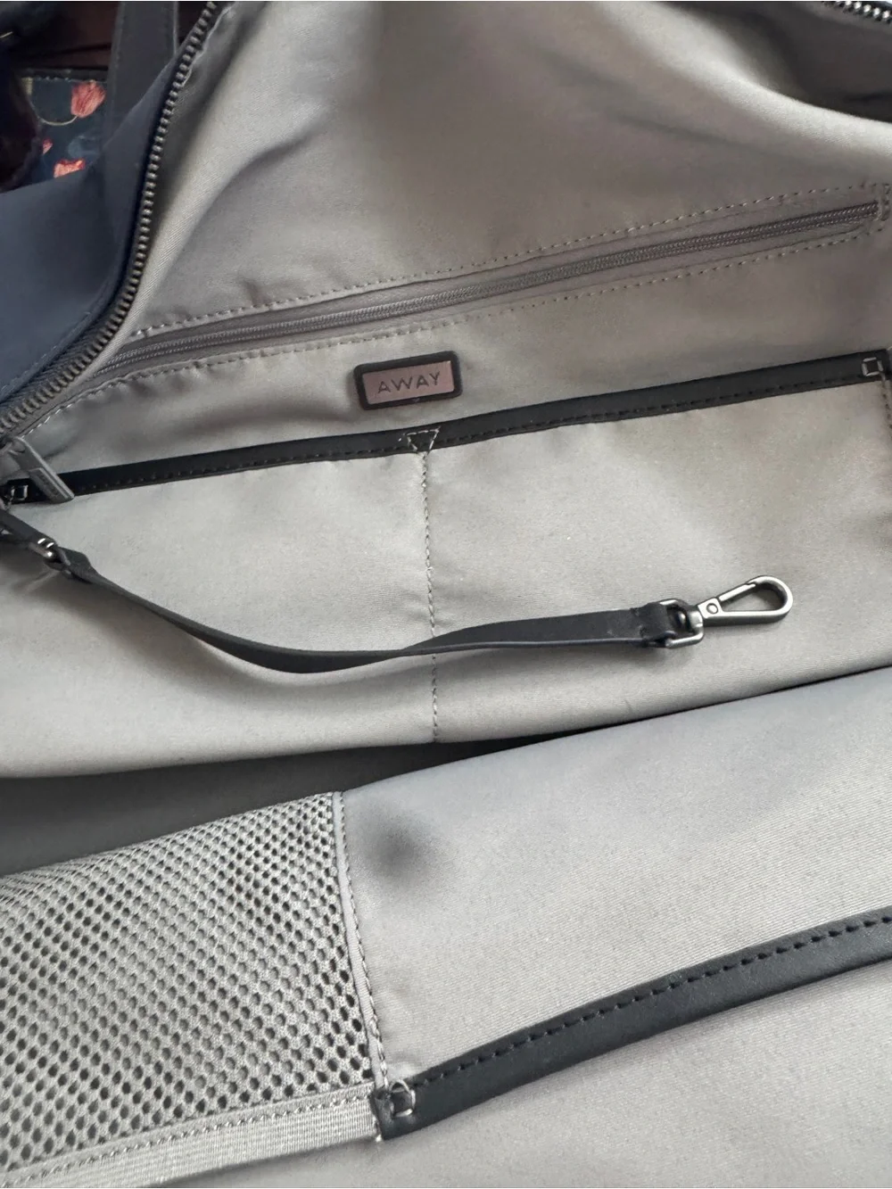 Away The Everywhere Bag in Navy EUC - Picture 11 of 13
